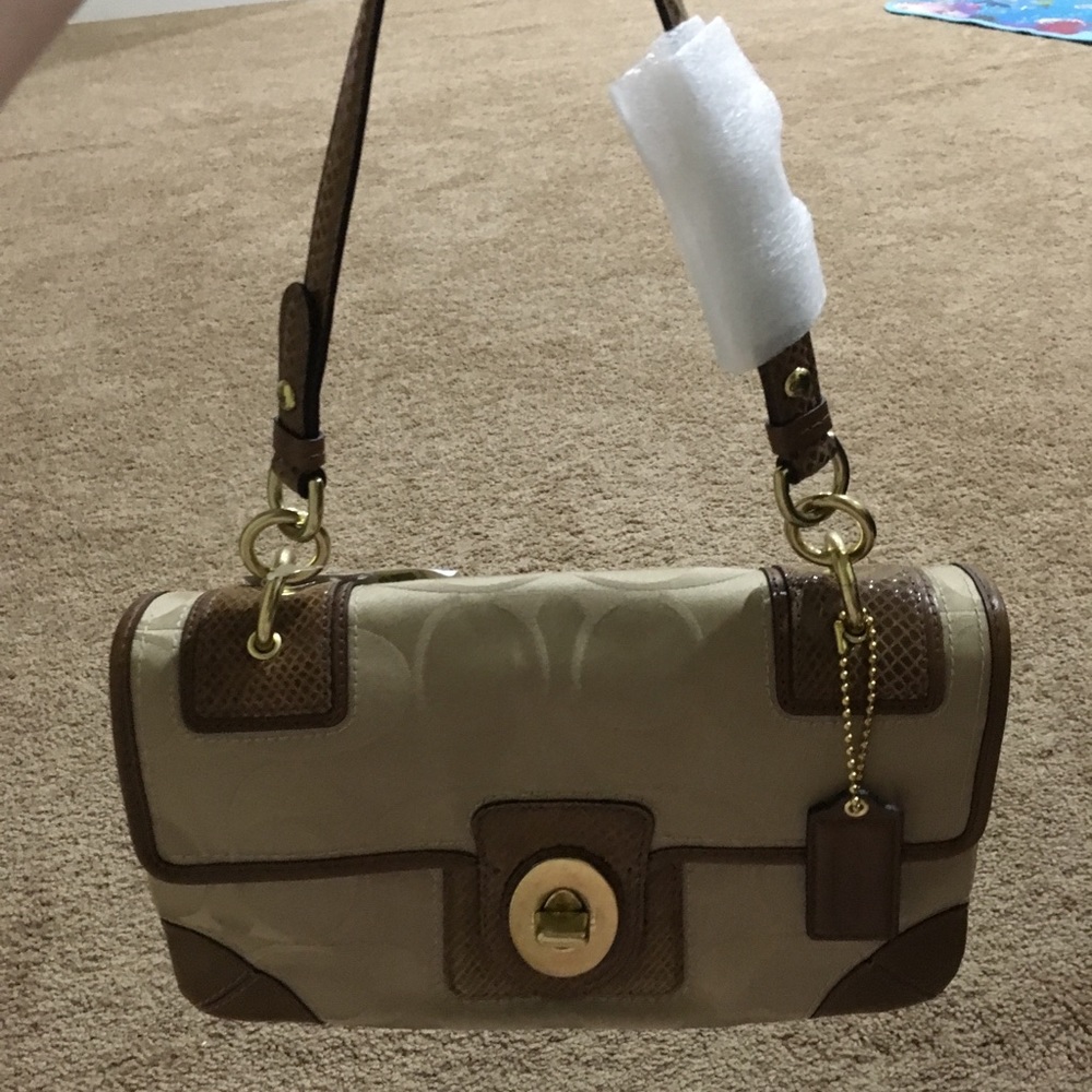 Authentic Coach - image 2